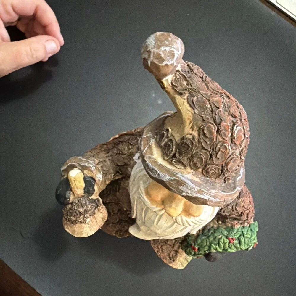 Woodland Bark Texture Santa Claus Figurine With Bell And Wreath